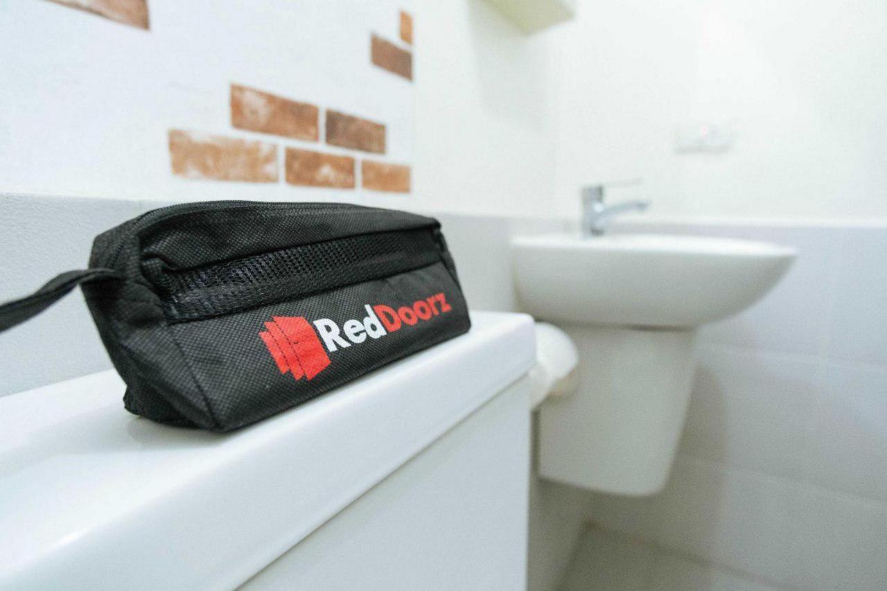 Reddoorz At Hotel Rumberpon Sorong Zewnętrze zdjęcie