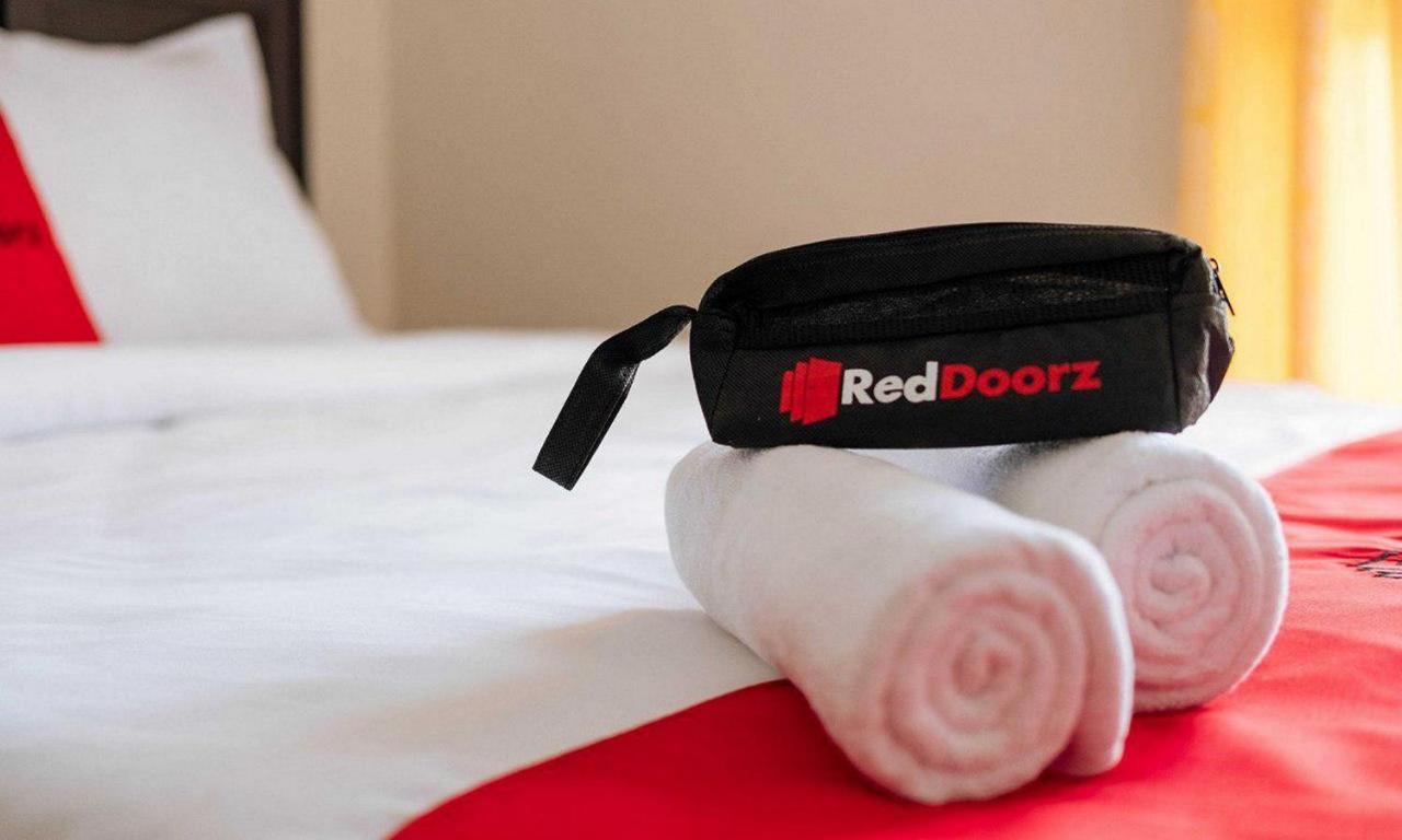 Reddoorz At Hotel Rumberpon Sorong Zewnętrze zdjęcie